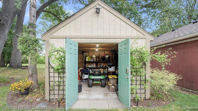 30150 Marquette Street, Garden City, MI 48135