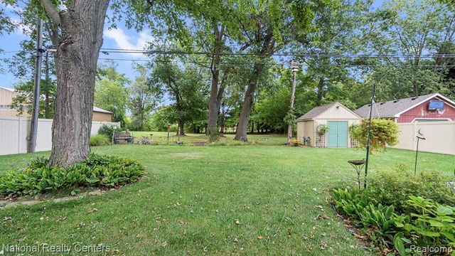 30150 Marquette Street, Garden City, MI 48135