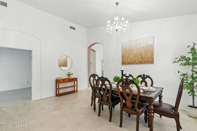 7519 N Bradstreet Drive, Tucson, AZ 85743