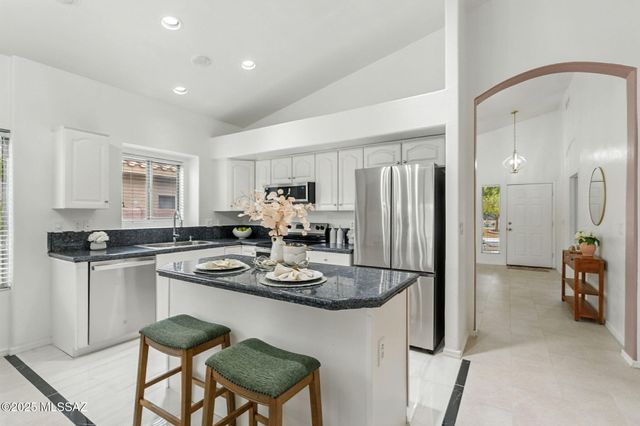 7519 N Bradstreet Drive, Tucson, AZ 85743