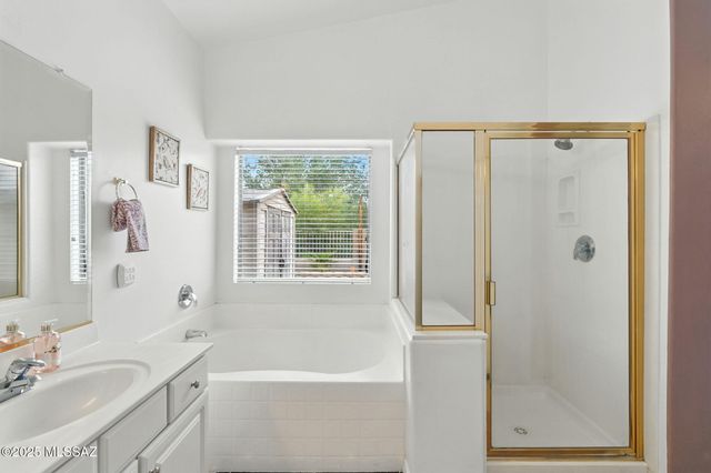 7519 N Bradstreet Drive, Tucson, AZ 85743