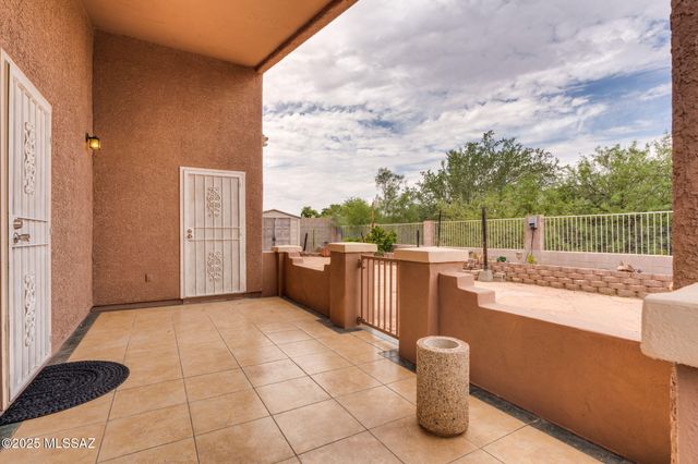 7519 N Bradstreet Drive, Tucson, AZ 85743