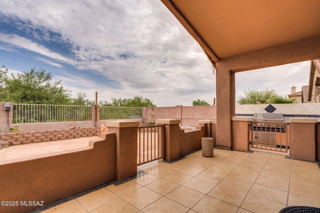 7519 N Bradstreet Drive, Tucson, AZ 85743