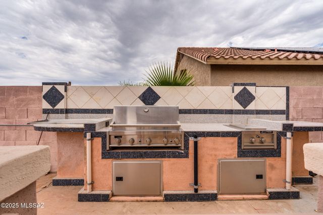 7519 N Bradstreet Drive, Tucson, AZ 85743