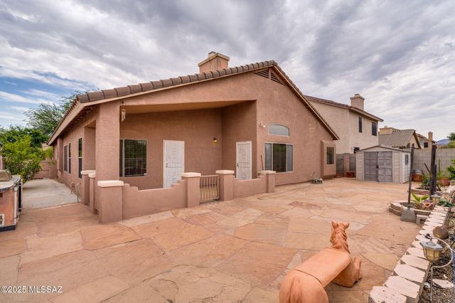 7519 N Bradstreet Drive, Tucson, AZ 85743