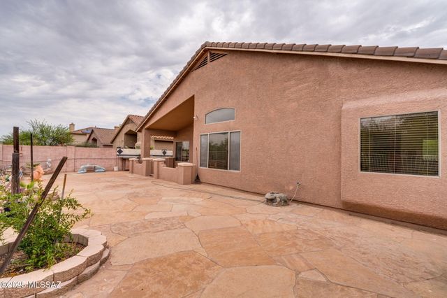 7519 N Bradstreet Drive, Tucson, AZ 85743