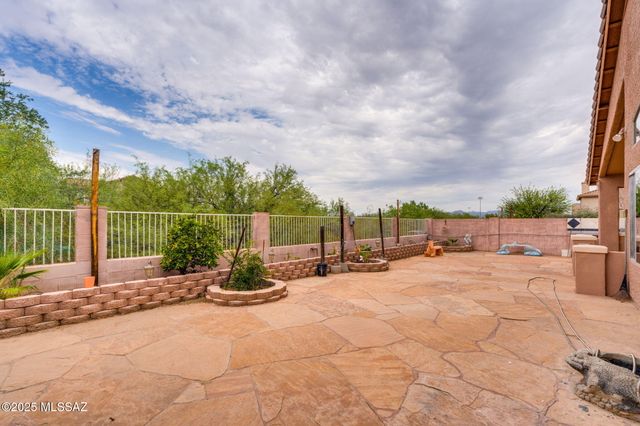 7519 N Bradstreet Drive, Tucson, AZ 85743