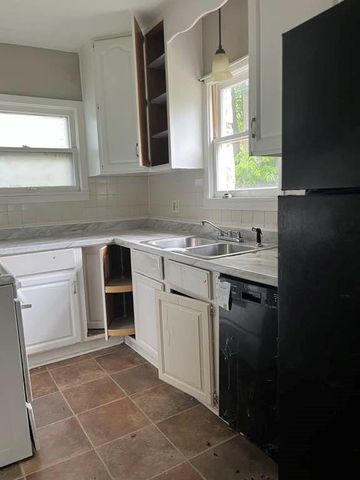 6914 Brooklyn Avenue, Kansas City, MO 64132