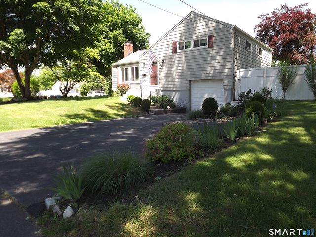 150 Fisk Drive, Newington, CT 06111