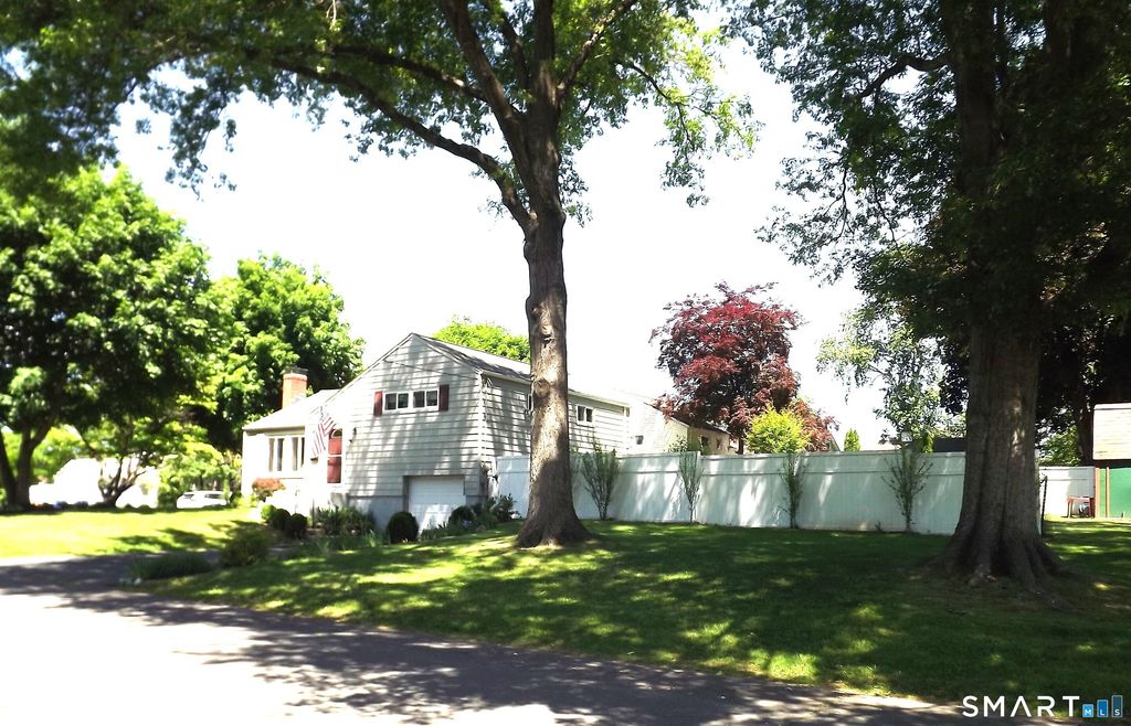 150 Fisk Drive, Newington, CT 06111
