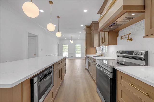 835 Kings Arms Way, Johns Creek, GA 30022