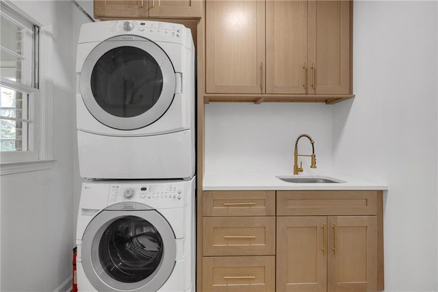 835 Kings Arms Way, Johns Creek, GA 30022