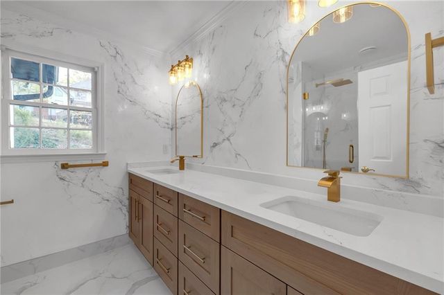 835 Kings Arms Way, Johns Creek, GA 30022