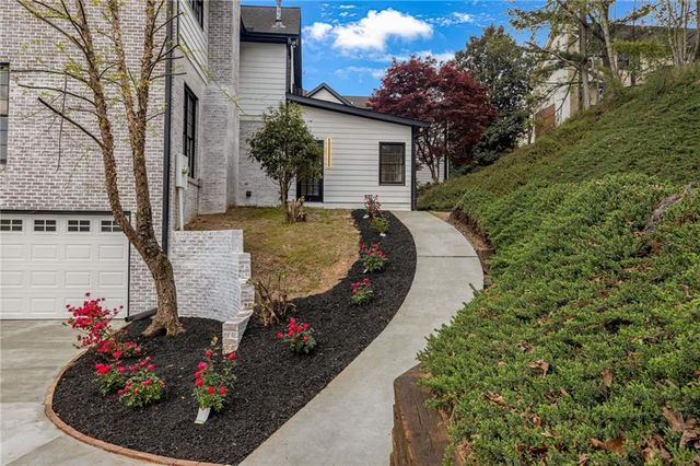 835 Kings Arms Way, Johns Creek, GA 30022