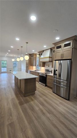 835 Kings Arms Way, Johns Creek, GA 30022