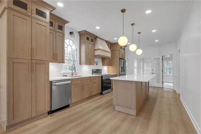 835 Kings Arms Way, Johns Creek, GA 30022