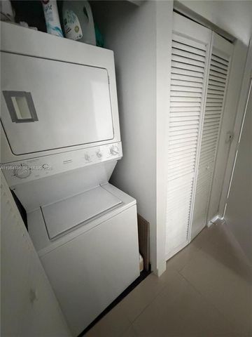 1111 SW 1st Ave 1821-N, Miami, FL 33130