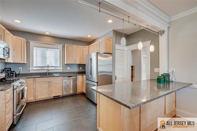 31 Riva Avenue, Milltown, NJ 08850