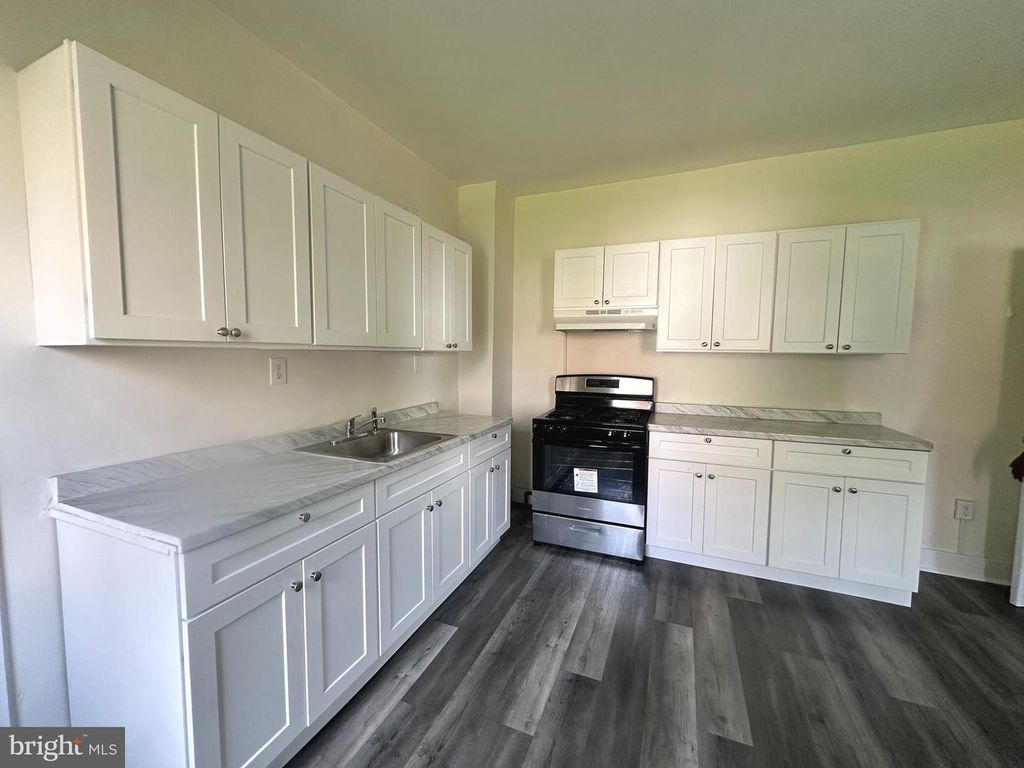 702 MLK JR BLVD, Trenton, NJ 08618