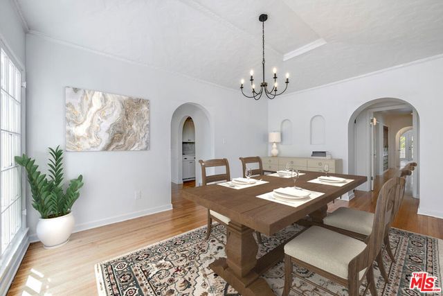 1217 S Genesee Avenue, Los Angeles, CA 90019