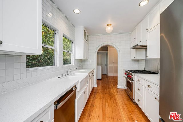 1217 S Genesee Avenue, Los Angeles, CA 90019