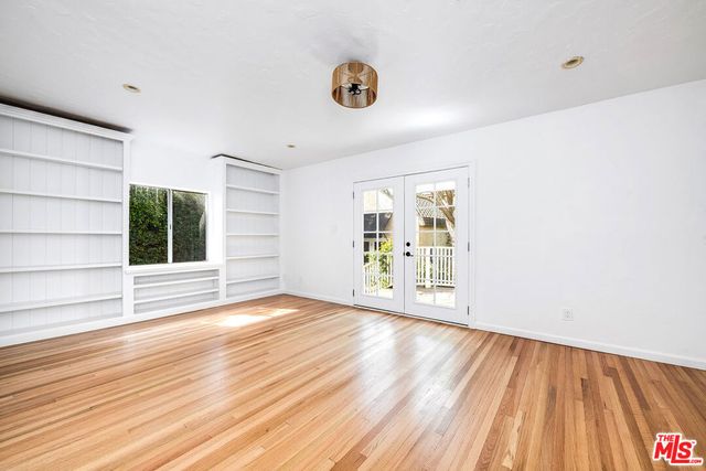 1217 S Genesee Avenue, Los Angeles, CA 90019