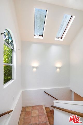 1217 S Genesee Avenue, Los Angeles, CA 90019