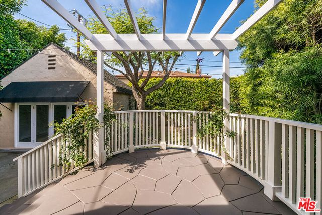 1217 S Genesee Avenue, Los Angeles, CA 90019