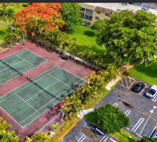5860 NW 64th Avenue 201, Tamarac, FL 33319