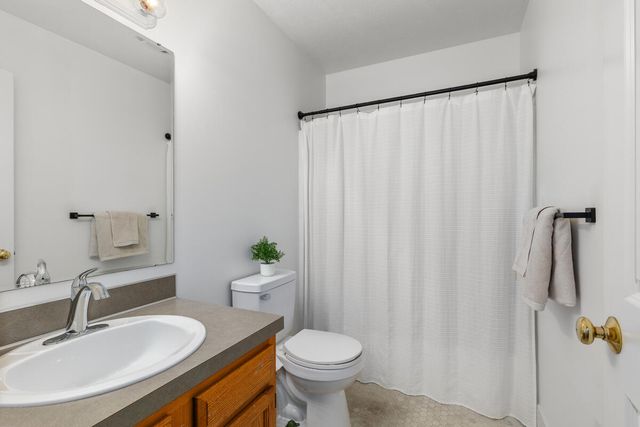 3531 Breton Valley Drive SE, Grand Rapids, MI 49512
