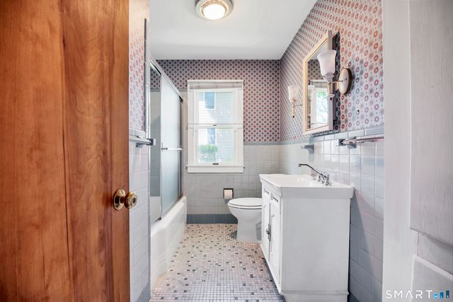 240 Cedarhurst Lane, Milford, CT 06461
