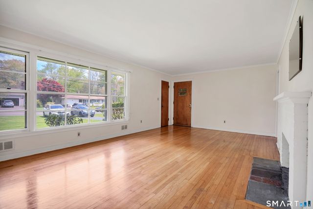 240 Cedarhurst Lane, Milford, CT 06461
