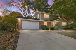 1666 Lin Lor Court, Elgin, IL 60123