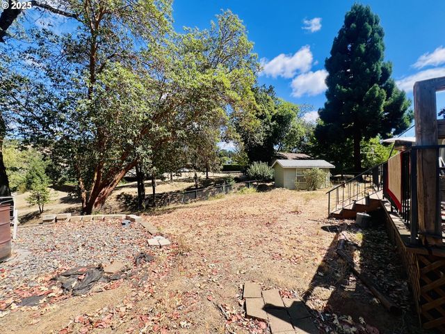 119 OAKBOURNE Ln, Winchester, OR 97495