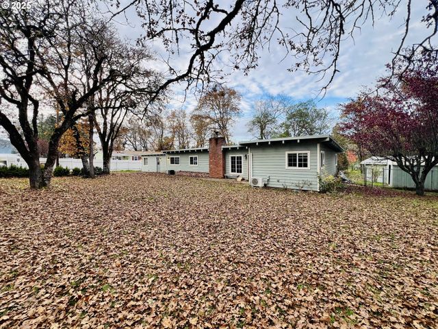 119 OAKBOURNE Ln, Winchester, OR 97495