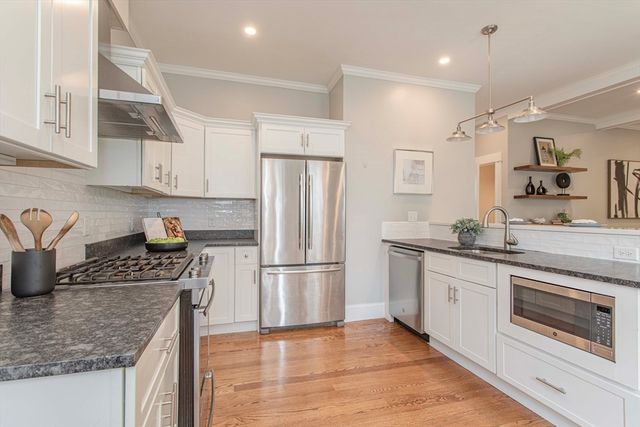 40 Harvard Street 1, Somerville, MA 02143