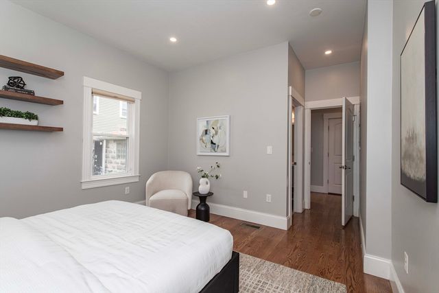 40 Harvard Street 1, Somerville, MA 02143