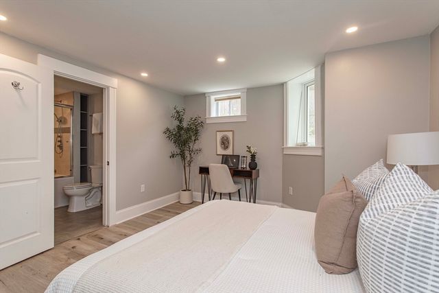 40 Harvard Street 1, Somerville, MA 02143