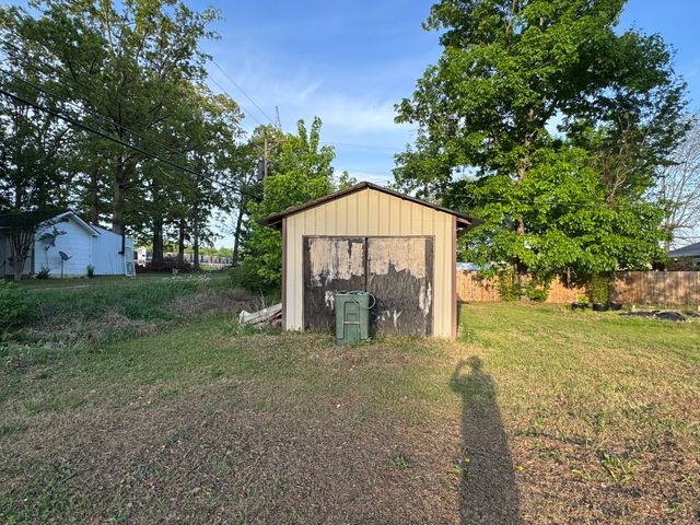 479 Carman Ave, New Johnsonville, TN 37134