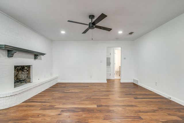 220 Rolling Hills Drive, Aledo, TX 76008