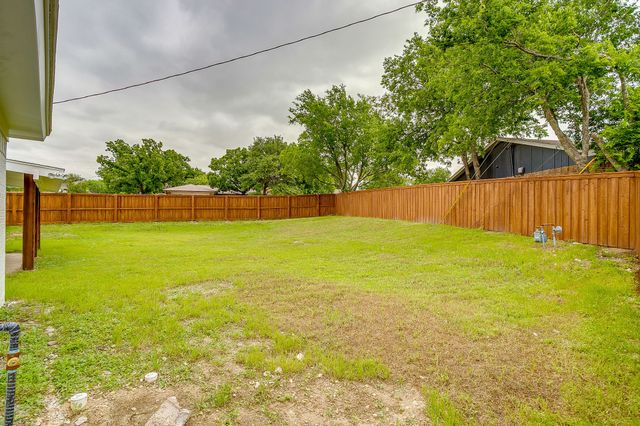 220 Rolling Hills Drive, Aledo, TX 76008