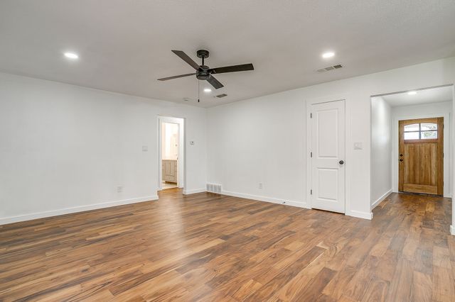 220 Rolling Hills Drive, Aledo, TX 76008