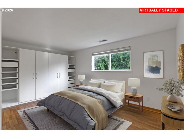 4703 Sw POMONA St, Portland, OR 97219