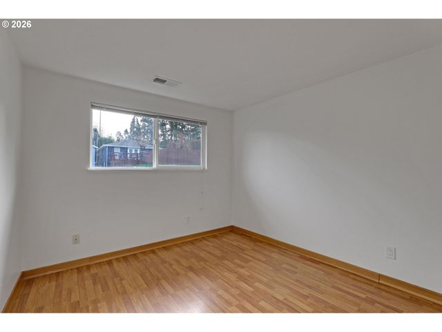 4703 Sw POMONA St, Portland, OR 97219