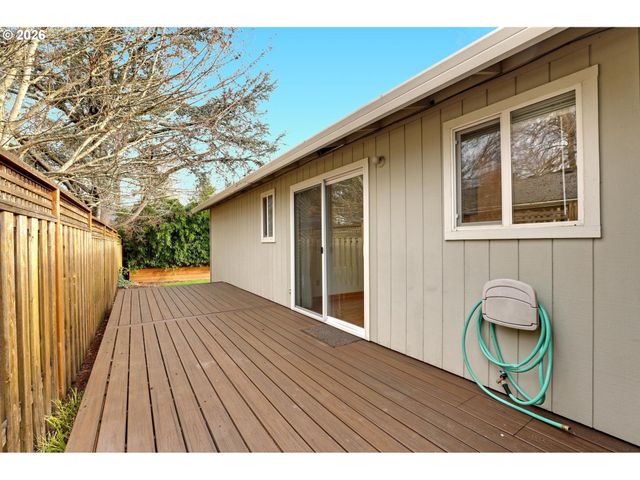 4703 Sw POMONA St, Portland, OR 97219