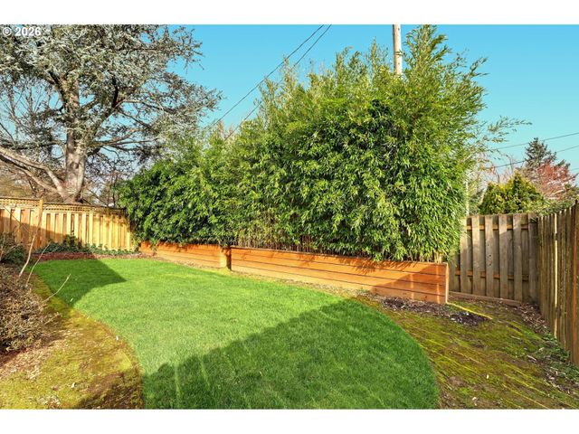 4703 Sw POMONA St, Portland, OR 97219