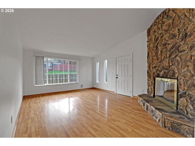 4703 Sw POMONA St, Portland, OR 97219