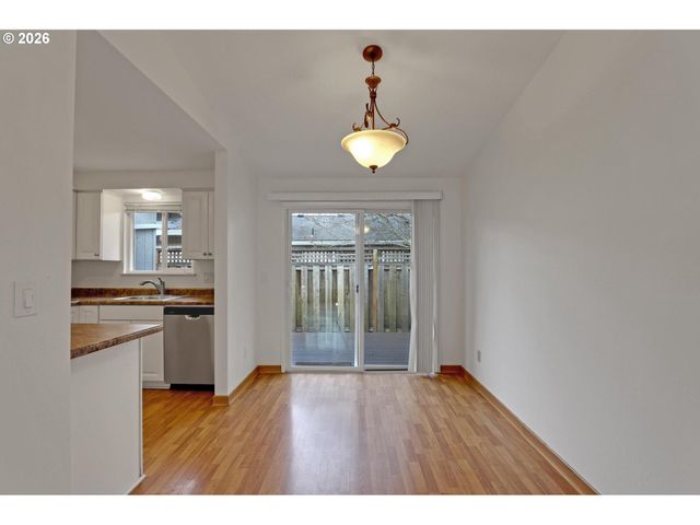 4703 Sw POMONA St, Portland, OR 97219