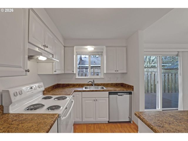 4703 Sw POMONA St, Portland, OR 97219