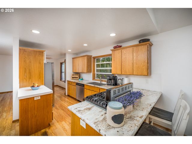 2015 CHASE Loop Sw, Albany, OR 97321
